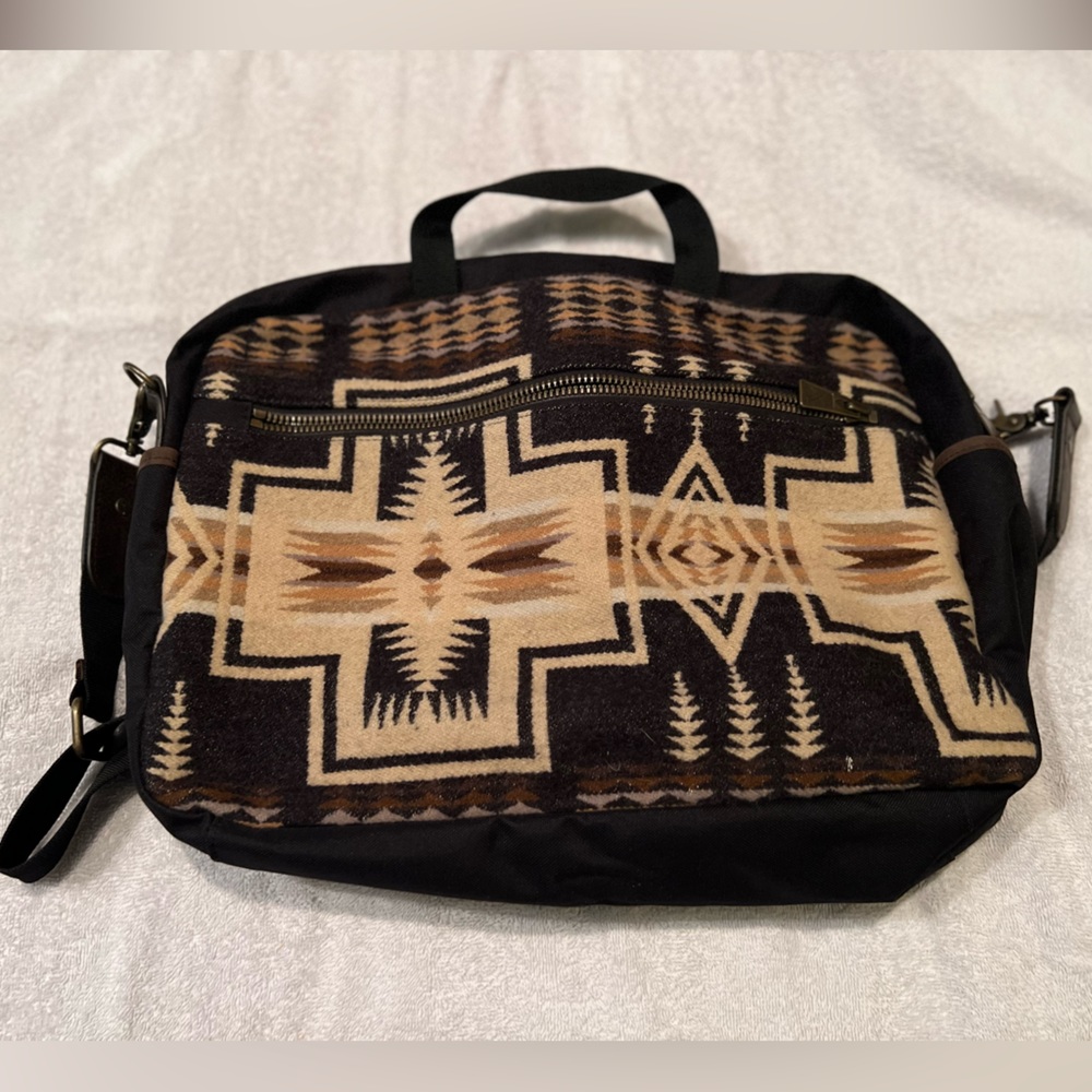 Pendleton 2 and 1 combo bag. Laptop /Backpack